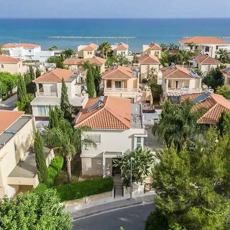 Villa Bay